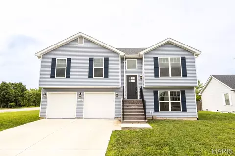 501 Somerset Dr, Pontoon Beach, IL 62040