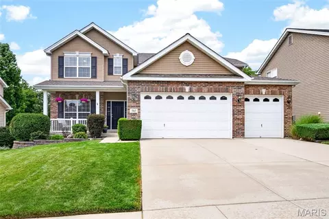 905 Harvestwynd Ct, Lake Saint Louis, MO 63367
