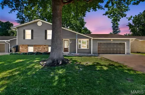 3878 Crystal Wood Dr, Arnold, MO 63010
