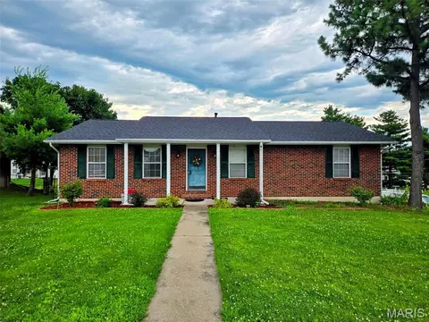 59 Brook Rd, Hannibal, MO 63401