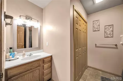 Bath - 1011 Schieffers Branch Rd, Hermann, MO 65041 photo 1 of 3