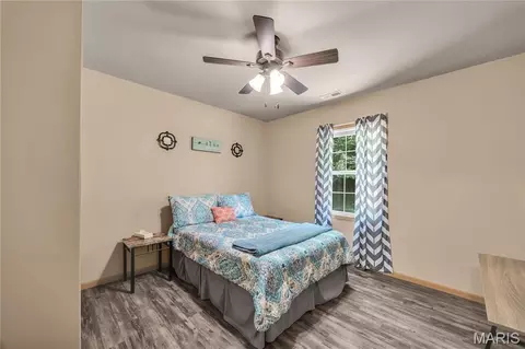 Bedroom - 1011 Schieffers Branch Rd, Hermann, MO 65041 photo 5 of 8