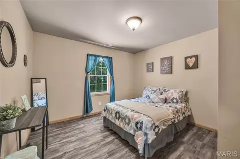Bedroom - 1011 Schieffers Branch Rd, Hermann, MO 65041 photo 3 of 8