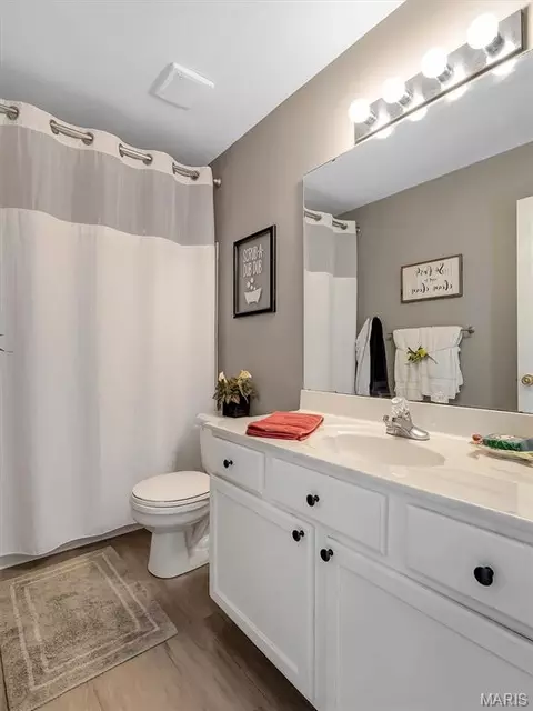 Bath - 861 Legends View Dr, Eureka, MO 63025 photo 4 of 5