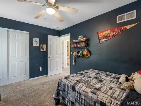 Bedroom - 861 Legends View Dr, Eureka, MO 63025 photo 5 of 8
