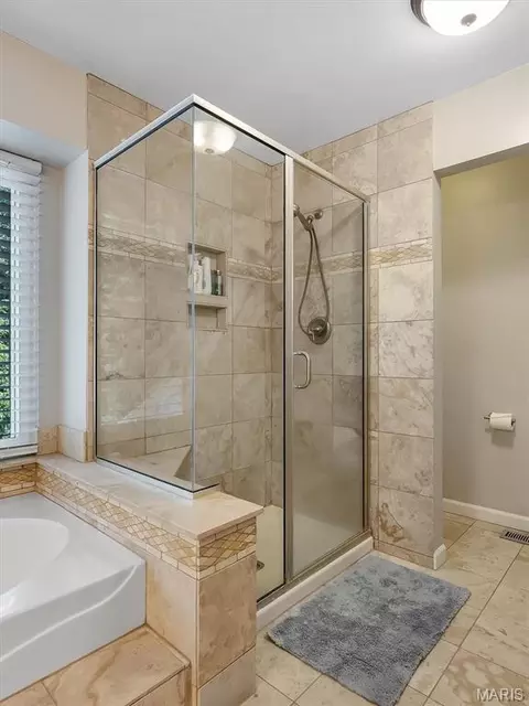 Bath - 861 Legends View Dr, Eureka, MO 63025 photo 3 of 5