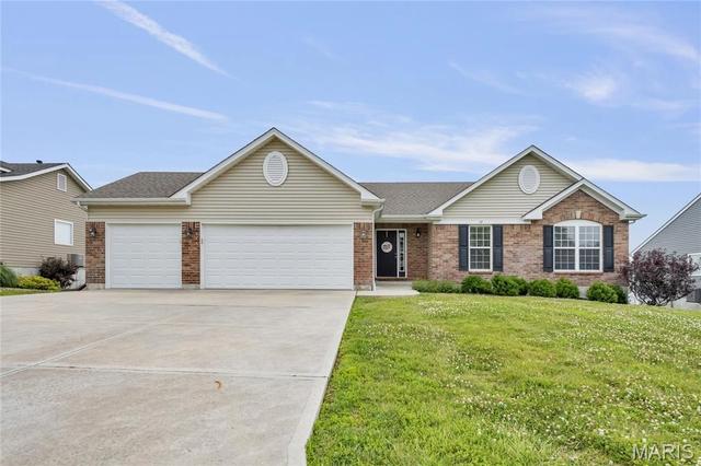59 Stone Bridge Dr, Moscow Mills, MO 63362