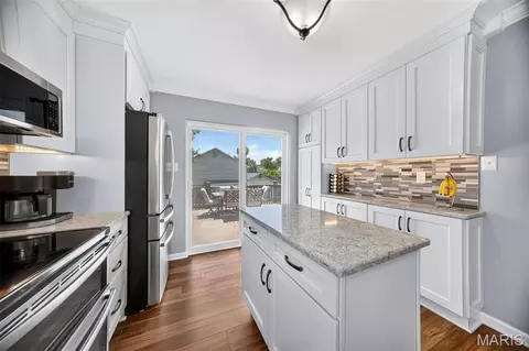 Kitchen - 404 Silver Maple Ct, Fenton, MO 63026 photo 5 of 5