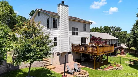 Exterior - 404 Silver Maple Ct, Fenton, MO 63026 photo 7 of 12
