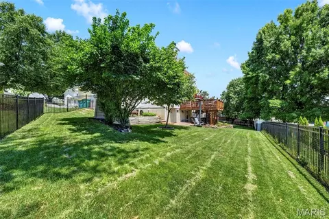 Exterior - 404 Silver Maple Ct, Fenton, MO 63026 photo 12 of 12