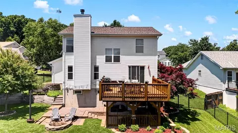 Exterior - 404 Silver Maple Ct, Fenton, MO 63026 photo 8 of 12