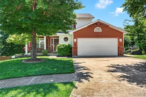 404 Silver Maple Ct, Fenton, MO 63026