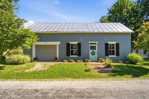 509 W Elm St, Millstadt, IL 62260