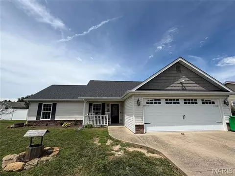 1495 Black Rock Ln, Farmington, MO 63640