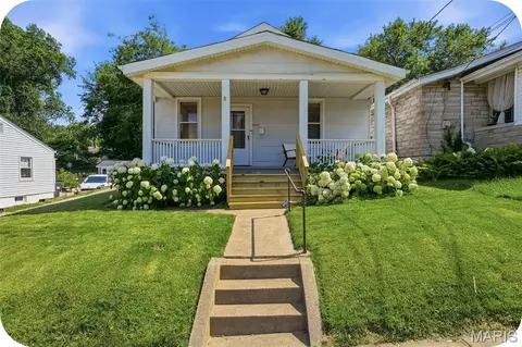 7614 Weaver Ave, Maplewood, MO 63143
