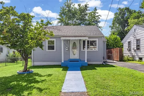 9621 Clyde Ave, Saint Louis, MO 63125