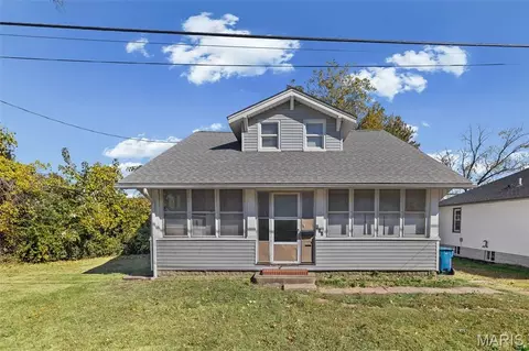 607 Milton Rd, Alton, IL 62002
