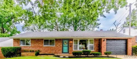 1015 Chartres Ave, Saint Louis, MO 63132