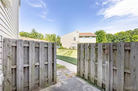 Exterior - 13 Dixons Ct #B, O'fallon, MO 63366 photo 3 of 5