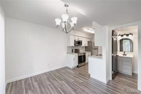 Dining - 13 Dixons Ct #B, O'fallon, MO 63366 photo 1 of 1