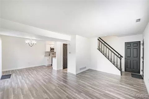 Living - 13 Dixons Ct #B, O'fallon, MO 63366 photo 2 of 4