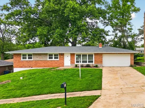917 Westwold Ave, Ferguson, MO 63135