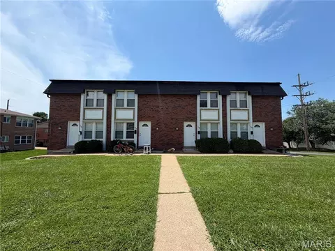 9548 Chamblin Dr, Saint Louis, MO 63123