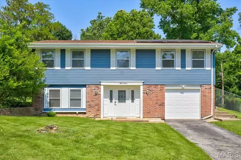 807 Gaillard Ct, Ballwin, MO 63011
