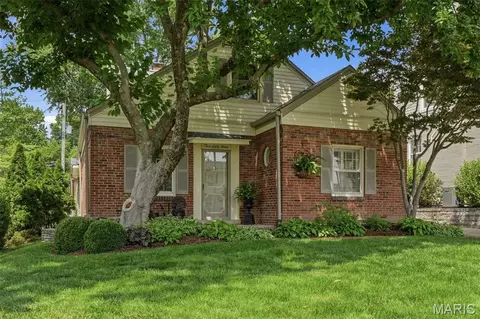 253 Elm Ave, Glendale, MO 63122