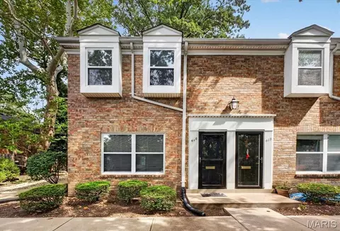 410 S Geyer Rd, Kirkwood, MO 63122