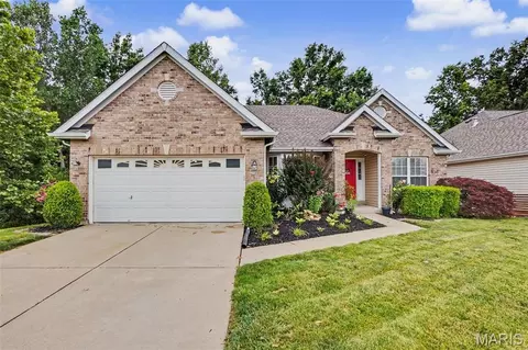 185 Roxbury Dr, O'fallon, MO 63366