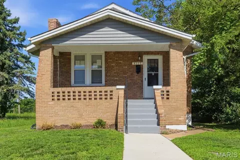 4117 Ravenwood Ave, Pine Lawn, MO 63121