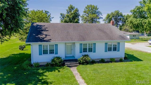 700 Gehle St, Saint Peter, IL 62880