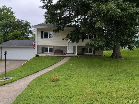 1303 Woodlawn Dr, Rolla, MO 65401