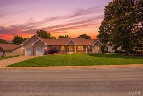 109 Summit Pass, Waynesville, MO 65583