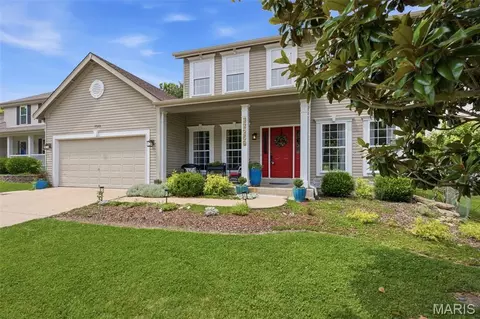 17269 Hilltop Ridge Dr, Eureka, MO 63025