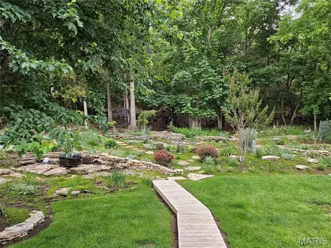 17269 Hilltop Ridge Dr, Eureka, MO 63025