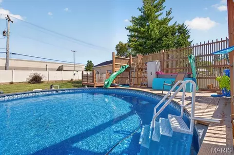 Exterior - 912 N Main St, O'fallon, MO 63366 photo 18 of 22