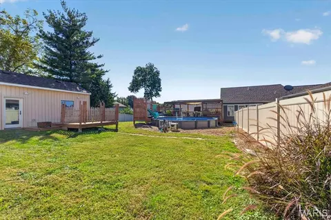Exterior - 912 N Main St, O'fallon, MO 63366 photo 7 of 22