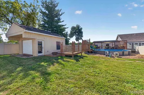 Exterior - 912 N Main St, O'fallon, MO 63366 photo 12 of 22