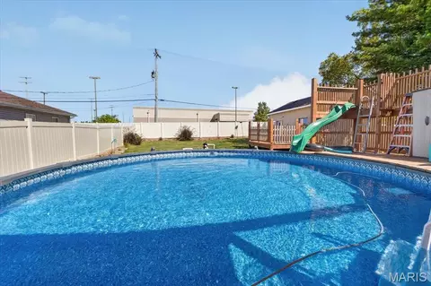 Exterior - 912 N Main St, O'fallon, MO 63366 photo 19 of 22