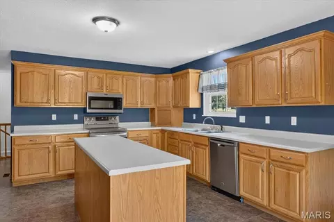 Kitchen - 813 E Haven Dr, Waterloo, IL 62298 photo 1 of 5