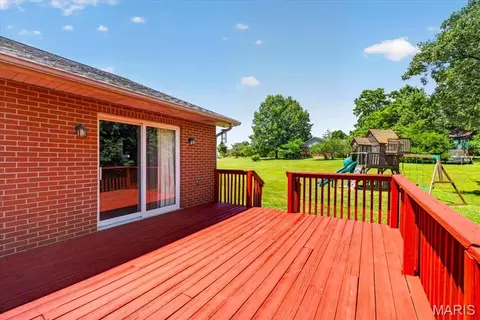 Exterior - 813 E Haven Dr, Waterloo, IL 62298 photo 4 of 13