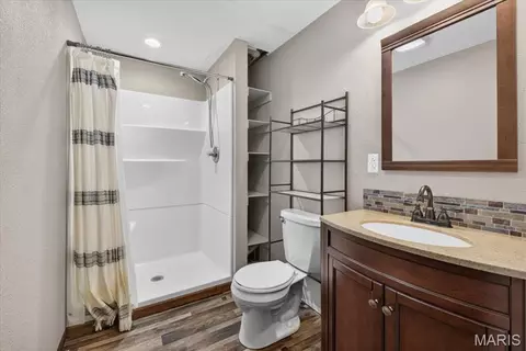 Bath - 813 E Haven Dr, Waterloo, IL 62298 photo 5 of 6
