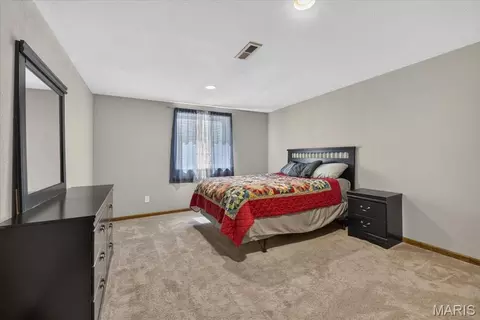 Bedroom - 813 E Haven Dr, Waterloo, IL 62298 photo 5 of 8