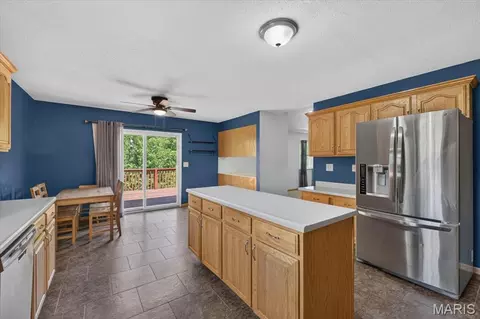 Kitchen - 813 E Haven Dr, Waterloo, IL 62298 photo 3 of 5