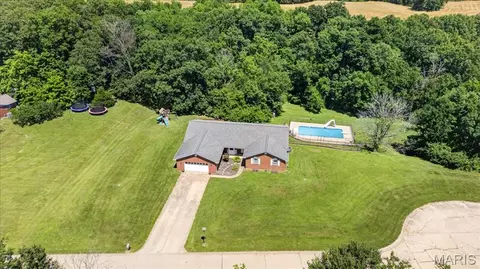 View/Area - 813 E Haven Dr, Waterloo, IL 62298 photo 1 of 1