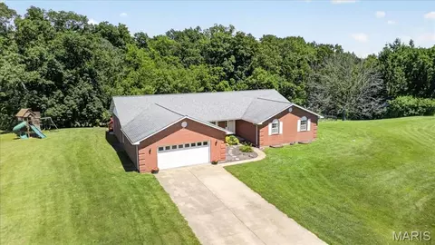 Other - 813 E Haven Dr, Waterloo, IL 62298 photo 15 of 16