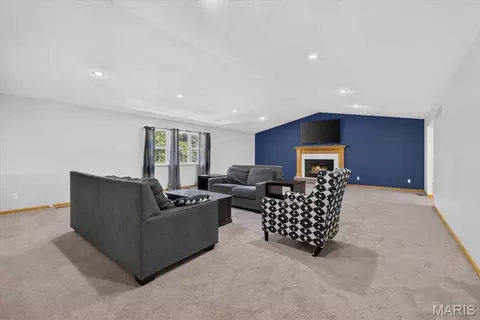 Living - 813 E Haven Dr, Waterloo, IL 62298 photo 2 of 4