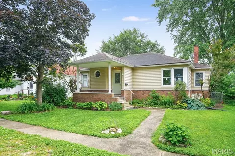 217 W Walnut St, Benld, IL 62009